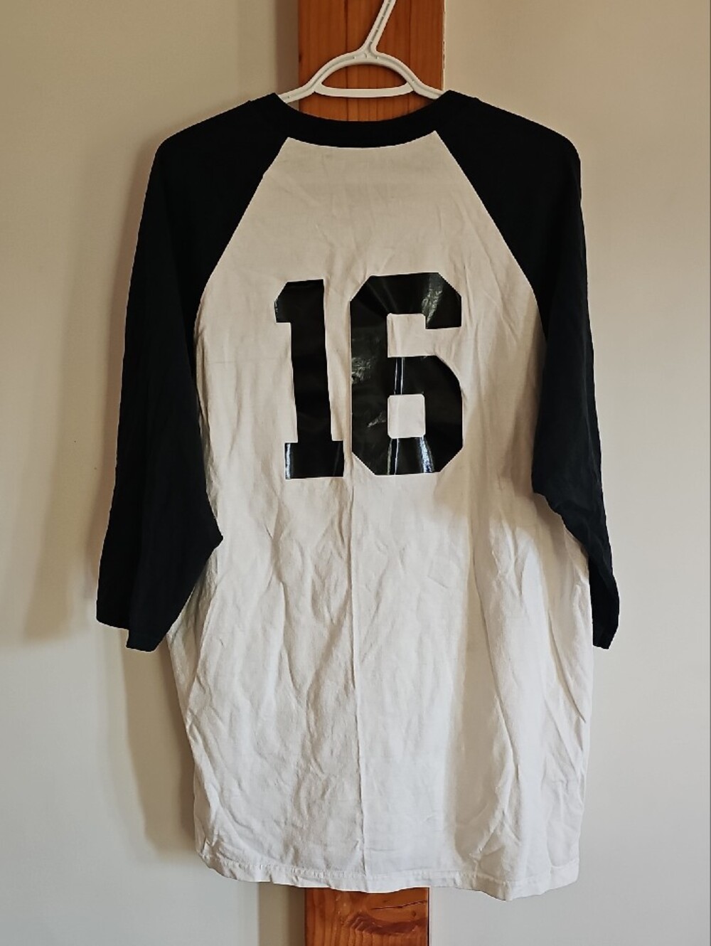 Men's HAYES White and Black Raglan Baseball Tee